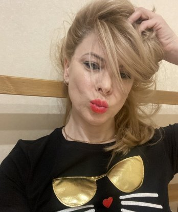 У меня опыт в этой сфере, и я знаю, как доставить удовольствие своим клиентам. Я очень креативна и открыта для новых экспериментов. Мои услуги включают классический секс, оральный секс, массаж и многое другое. У меня много положительных отзывов от довольных клиентов, которые остались восхищены моими навыками. Тебе точно понравятся мои фото, которые я с удовольствием отправлю тебе. Живу в Москве и готова встретиться с тобой в любое удобное для тебя время. Не упускай возможность испытать незабываемое удовольствие со мной! 😉🔥🌃 Кристина